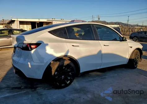 2023 Tesla Model Y z USA, uszkodzony, nr VIN 7SAYGDEE7PA116317